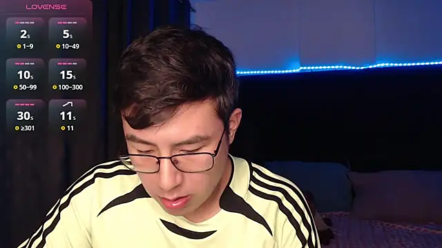 andrewmhilton  online show from April 19, 2026, 6:13 am