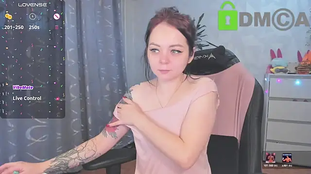 AnnyHoney  online show from December 14, 2025, 11:26 am