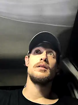 Snapshot of Midwestalpha chatting on February 4, 2025, 1:45 am Midwestalpha online show from February 4, 2025, 1:45 am