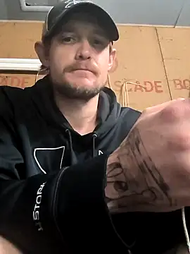 Snapshot of Midwestalpha chatting on February 6, 2025, 12:16 pm Midwestalpha online show from February 6, 2025, 12:16 pm