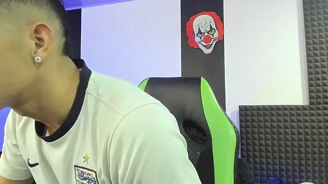 jhonnysnow17 online show from February 23, 2025, 1:32 pm