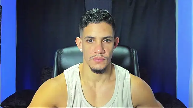 jhonnysnow17 online show from November 16, 2025, 4:07 am