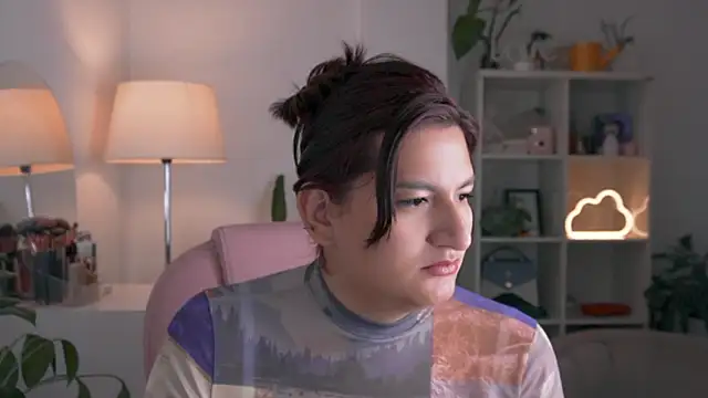 Snapshot of ari_artis chatting on December 10, 2024, 1:11 am ari artis online show from December 10, 2024, 1:11 am