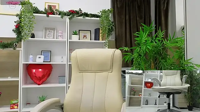 Snapshot of SelineSole chatting on January 3, 2025, 4:06 pm SelineSole online show from January 3, 2025, 4:06 pm