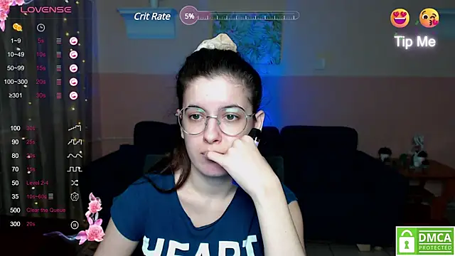 Snapshot of Aminabeatris chatting on February 17, 2025, 9:35 am Aminabeatris online show from February 17, 2025, 9:35 am
