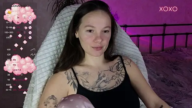 lil luna x online show from December 18, 2025, 8:04 pm