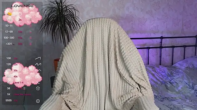 lil luna x online show from April 18, 2026, 5:28 pm