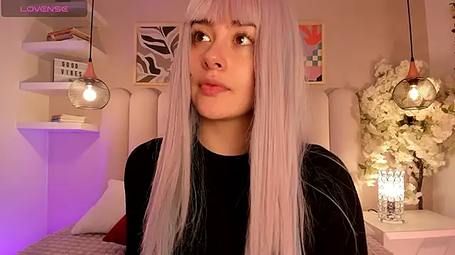 cute  cherry  online show from September 29, 2025, 8:13 pm