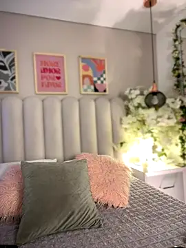 cute  cherry  online show from November 27, 2025, 8:33 pm