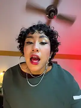 ZahaRoseee online show from April 10, 2026, 12:05 am