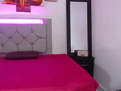 Snapshot of sofia_collenx chatting on February 6, 2026, 10:35 pm sofia collenx online show from February 6, 2026, 10:35 pm