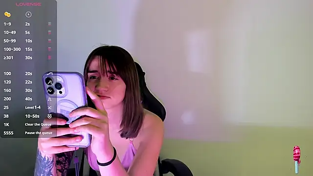  alicerosse2 online show from December 19, 2024, 5:40 pm