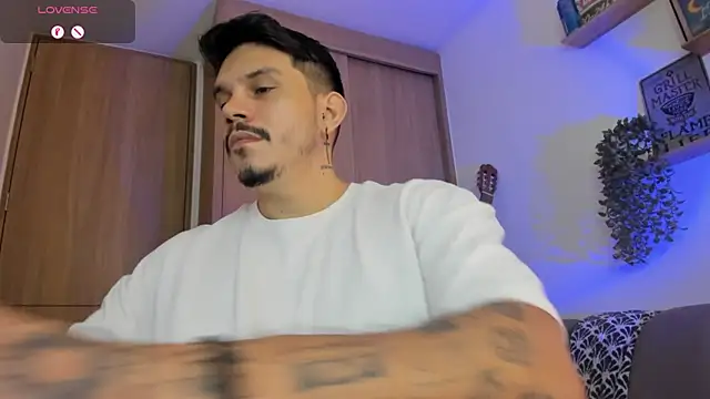 Snapshot of alejandro_stark chatting on July 19, 2026, 1:15 pm alejandro stark online show from July 19, 2026, 1:15 pm