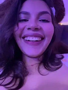 GigiiStone online show from December 3, 2024, 1:19 am