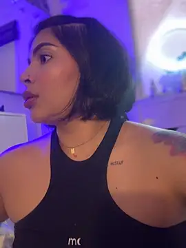 GigiiStone online show from November 11, 2025, 9:48 pm