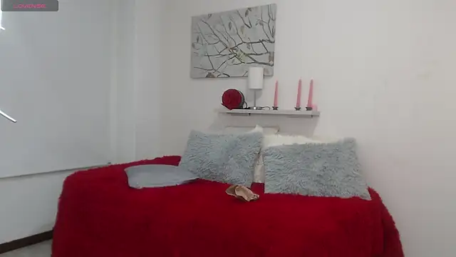 sofia perez    online show from May 28, 2026, 8:06 pm