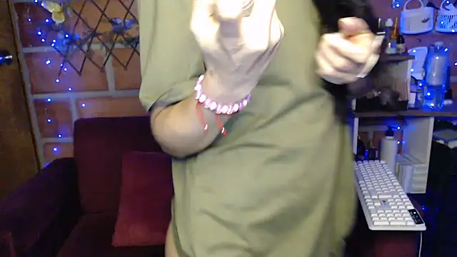 Nathacha online show from September 24, 2025, 10:57 pm