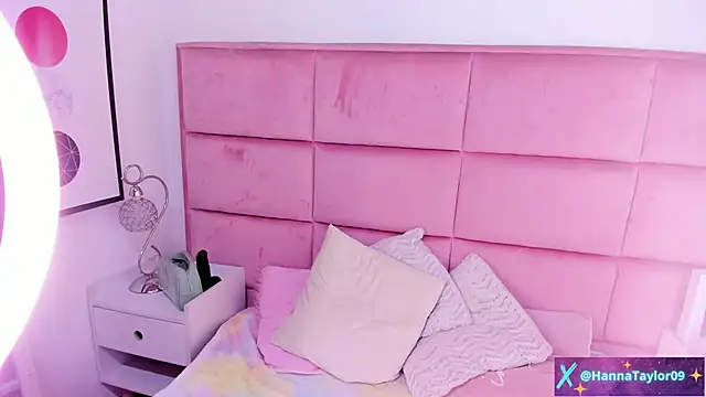 HannaTaylor online show from December 10, 2024, 5:50 am