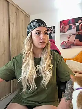 zafiro mo0n online show from January 30, 2025, 2:36 pm