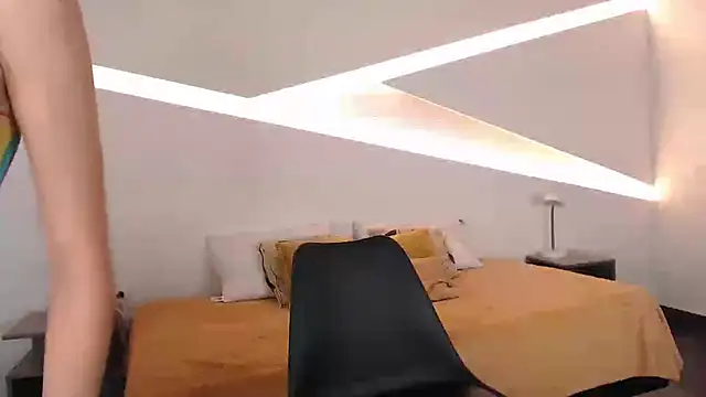 hot little bunny online show from January 11, 2025, 9:15 pm