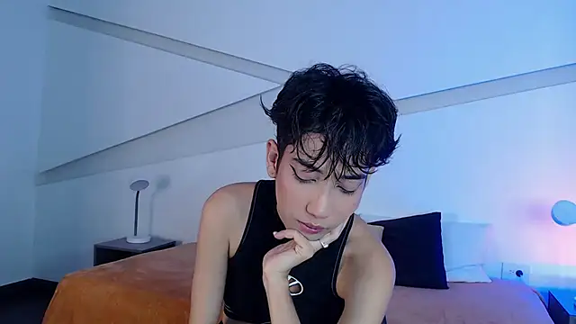 hot little bunny online show from February 19, 2025, 8:31 pm