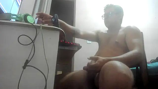 Snapshot of Novin18RJ chatting on March 14, 2025, 7:48 am Novin18RJ online show from March 14, 2025, 7:48 am