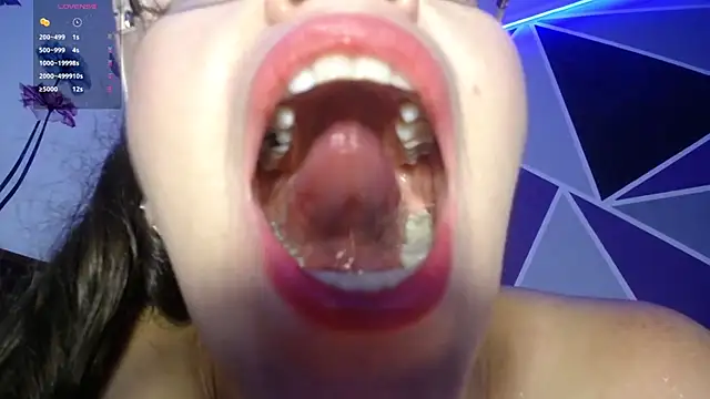 DaMikaela  online show from November 27, 2025, 7:05 pm