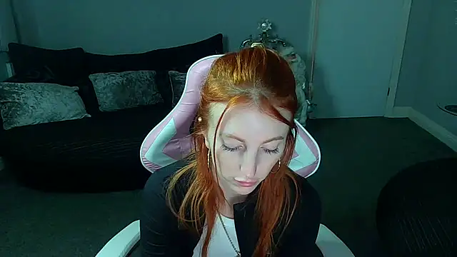 Red firesquirt online show from December 18, 2024, 2:17 pm