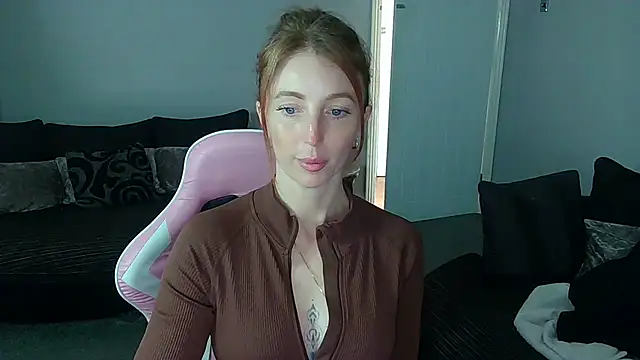 Snapshot of Red_firesquirt chatting on April 28, 2026, 1:05 pm Red firesquirt online show from April 28, 2026, 1:05 pm