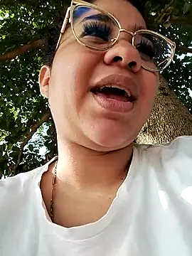 Snapshot of Yelly chatting on July 30, 2026, 1:10 pm Yelly online show from July 30, 2026, 1:10 pm