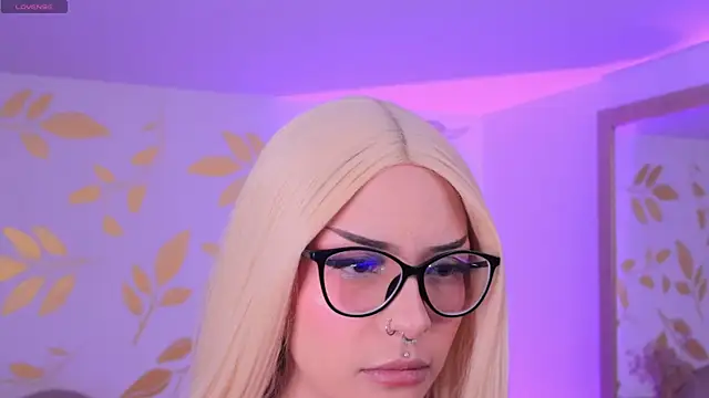 Misselektra   online show from September 15, 2025, 5:07 am