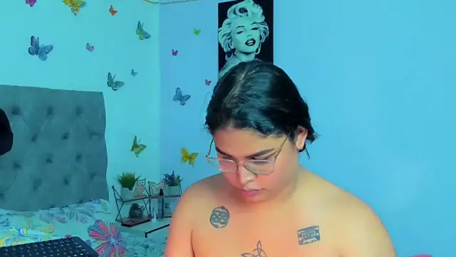 mabellfox online show from December 15, 2024, 9:42 pm