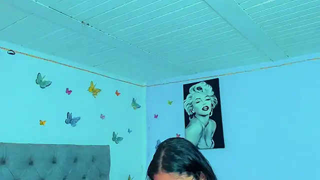 mabellfox online show from January 3, 2025, 5:53 pm