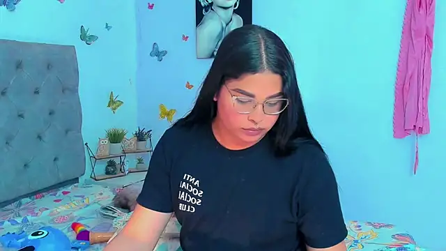 mabellfox online show from January 8, 2025, 6:52 pm