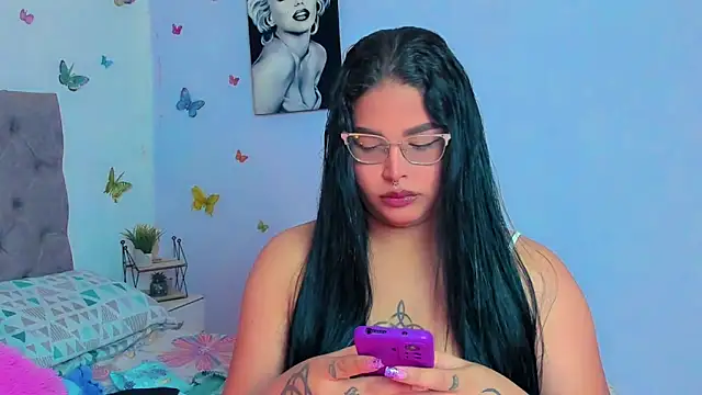 mabellfox online show from January 22, 2025, 9:32 pm