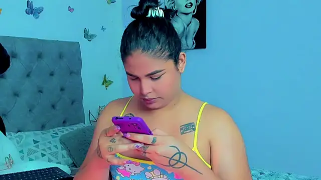 mabellfox online show from January 30, 2025, 7:37 pm