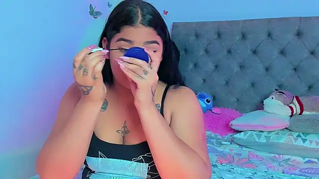 mabellfox online show from February 18, 2025, 9:31 pm