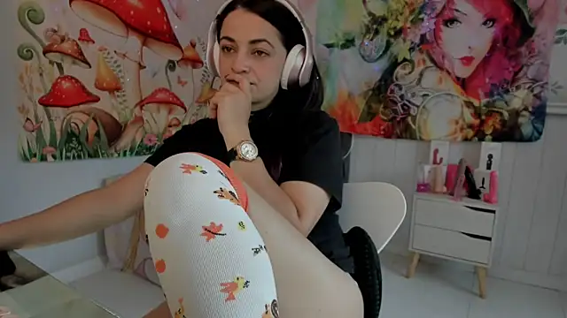 LovelyAzucena online show from September 27, 2025, 2:55 pm