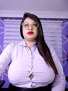 MiiaaJoness online show from March 4, 2025, 6:18 pm