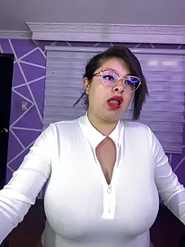 Snapshot of MiiaaJoness chatting on May 26, 2026, 3:19 pm MiiaaJoness online show from May 26, 2026, 3:19 pm