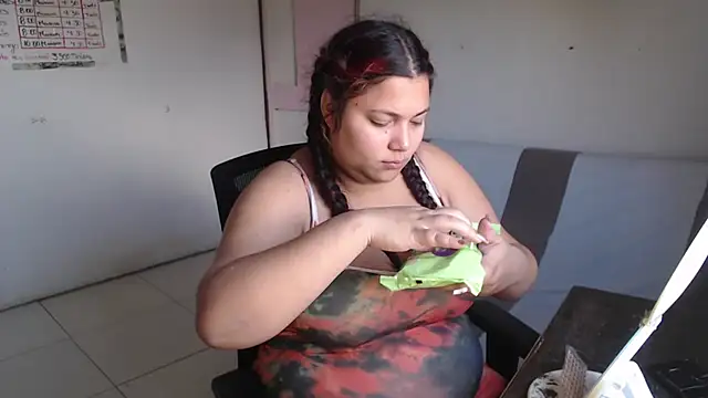 girl milk2 online show from December 21, 2025, 5:09 pm