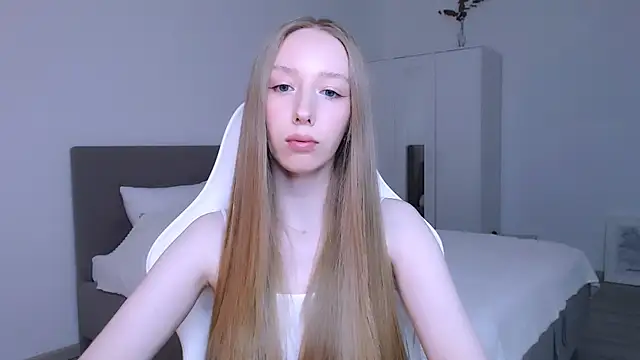 Luna insniity online show from November 20, 2025, 8:08 pm