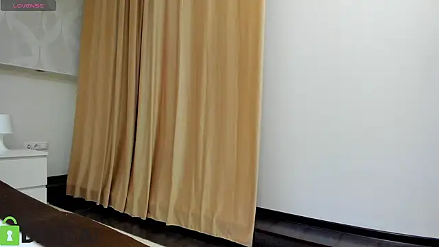 Donna Evans online show from September 24, 2025, 12:03 am