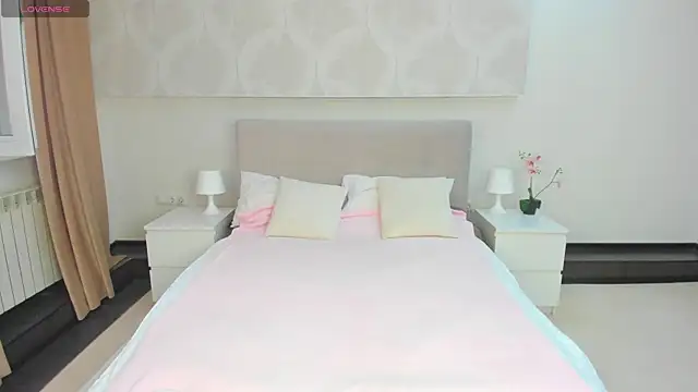 Snapshot of Donna_Evans chatting on July 11, 2026, 11:39 pm Donna Evans online show from July 11, 2026, 11:39 pm