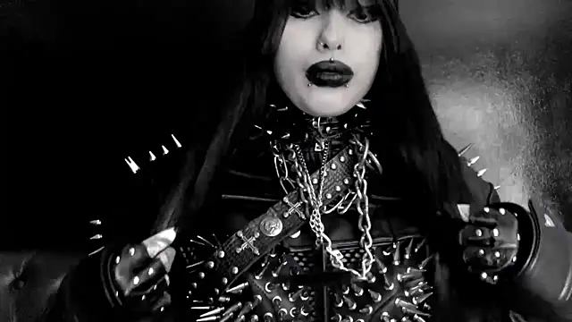 XXIOUX online show from June 19, 2026, 4:44 pm