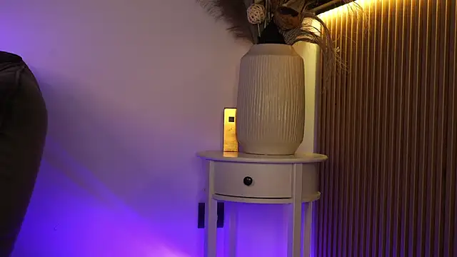 KimyBroox online show from September 18, 2025, 8:55 pm