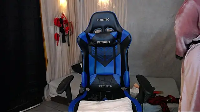 julia sweet 1 online show from March 3, 2025, 6:59 am