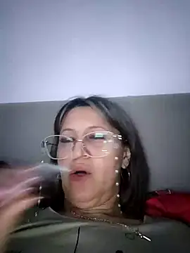 naughtymilfT online show from February 19, 2025, 7:16 pm