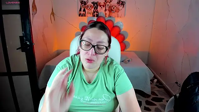 NiickyJones online show from December 15, 2025, 10:36 pm