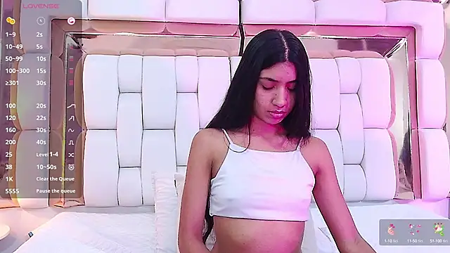 littlee emilyy  online show from February 27, 2025, 3:04 am